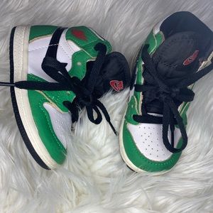 Used Jordan 1 Retro High sneaker for toddler